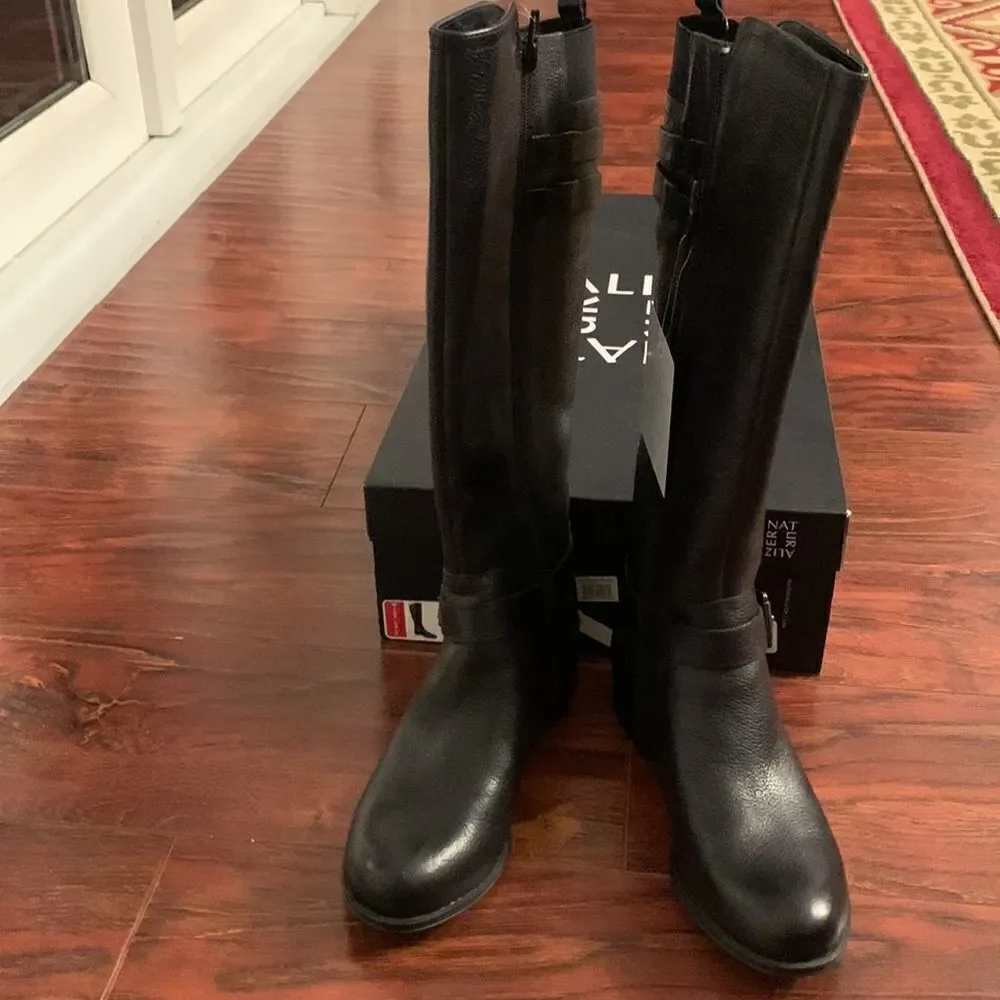 Naturalizer Women’s Jackie leather tall riding  wide calf black boot size 5, NIB